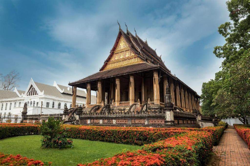 Grand Szechuan Hotel Вьентьян Экстерьер фото