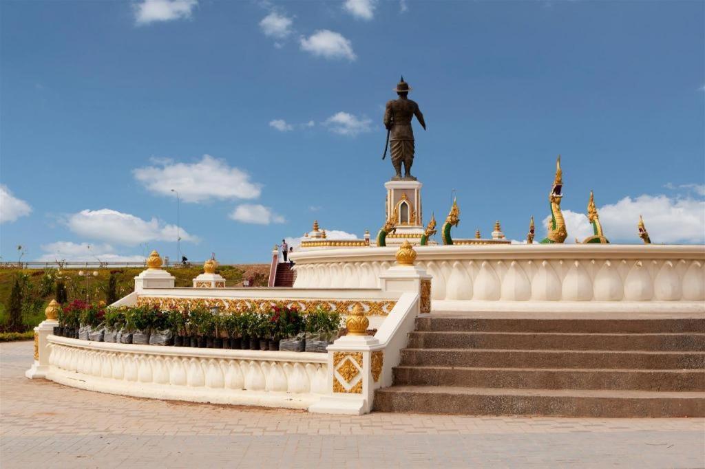Grand Szechuan Hotel Вьентьян Экстерьер фото