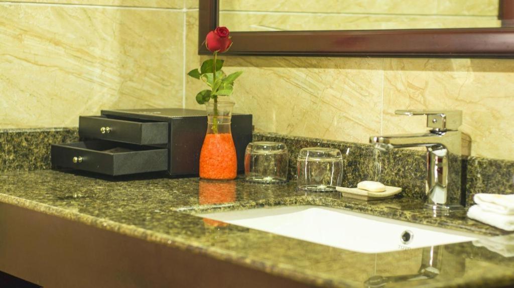 Grand Szechuan Hotel Вьентьян Экстерьер фото