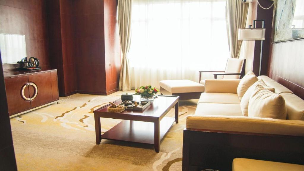 Grand Szechuan Hotel Вьентьян Экстерьер фото